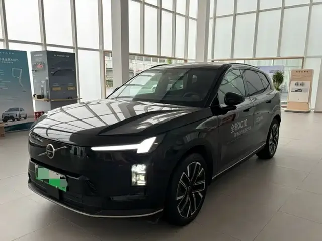 Volvo XC70 Plug-in Hybrid 2026 4WD Ultra Long Range Plus