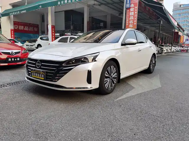 Nissan Teana 2025 2.0L SV Black Gold Edition