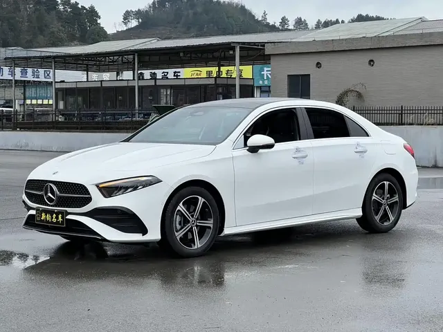 Mercedes-Benz A-Class 2025 A 200 L Fashion Edition