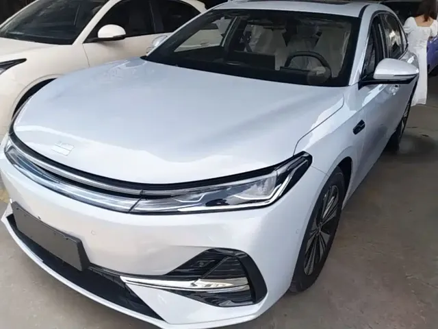 Geely Galaxy A7 2025 EM-i 150km Long Voyage Edition