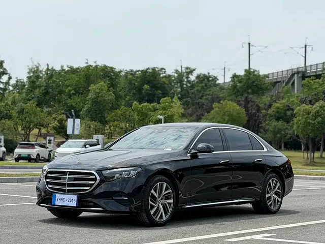 Mercedes-Benz E-Class 2024 E 300 L Fashion