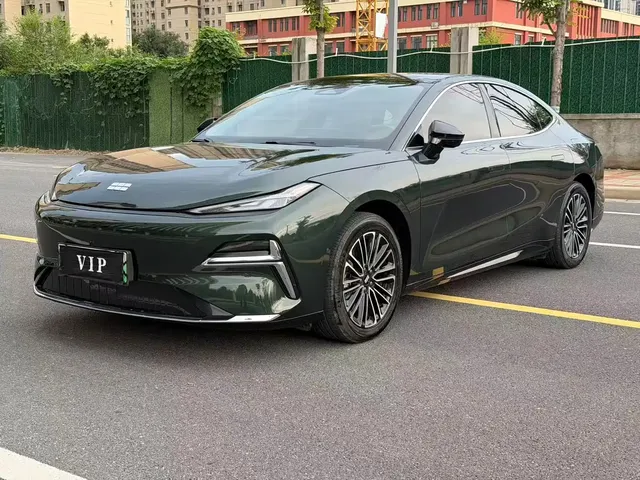 Geely Galaxy Xingyao 8 2025 130km EM-i Premium Edition