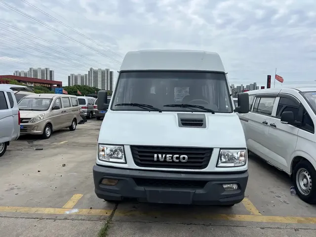 Iveco Daily 2022 2.5T A37 M1 Bus 5-9 Seats Long Wheelbase Medium Roof Dual Tire Sliding Door