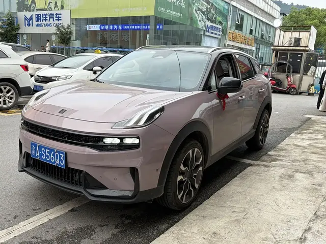 Lynk & Co 06 2023 Remix 1.5T Hero