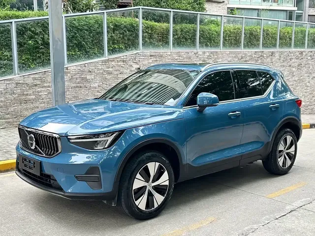 Volvo XC40 2022 Model T4 AWD Smart Vision Luxury Edition