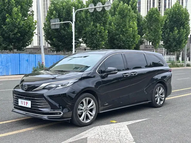 Toyota Sienna 2024 2.5L Hybrid Premium Edition
