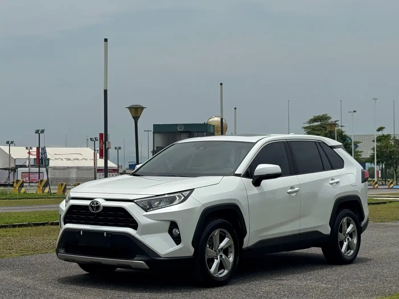 Toyota RAV4 Rongfang 2023 2.0L CVT 2WD Fashion Edition
