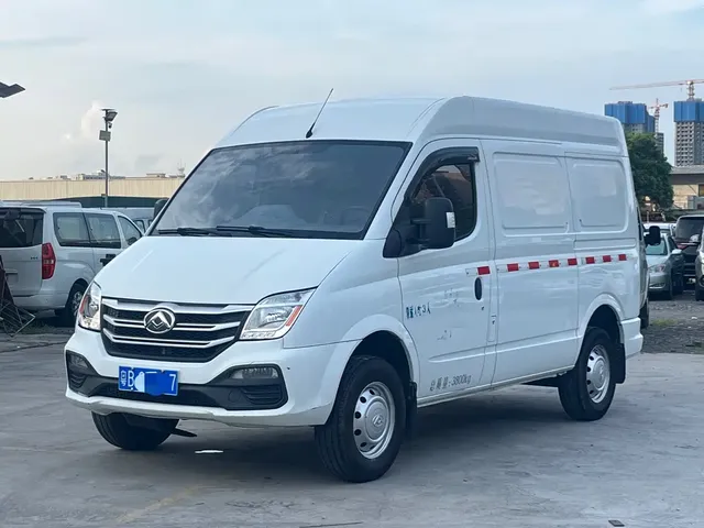 SAIC Maxus Xintu V80 2021 2.0T Manual Classic City Delivery King Short Wheelbase Medium Roof 3-seater