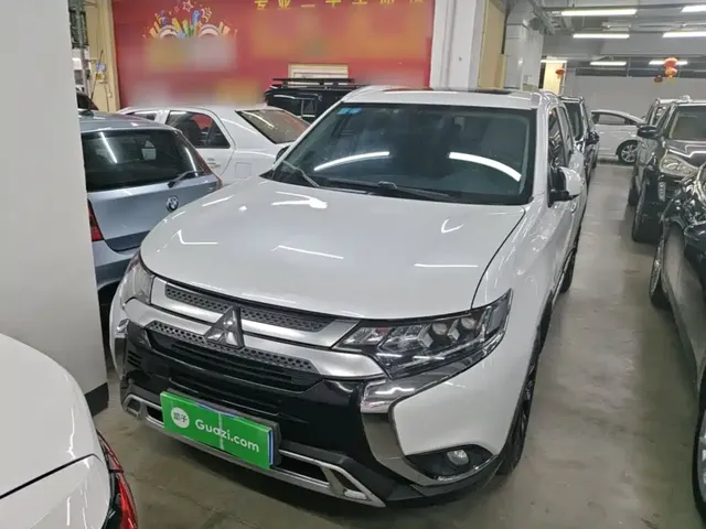 Mitsubishi Outlander 2019 2.4L 4WD Deluxe Edition 5-seater China V