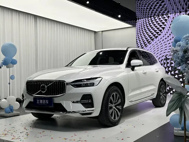 Volvo XC60 2022 B5 AWD R-Design