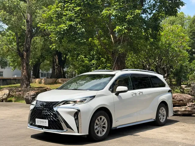 Toyota Granvia 2024 2.5L Hybrid Comfort