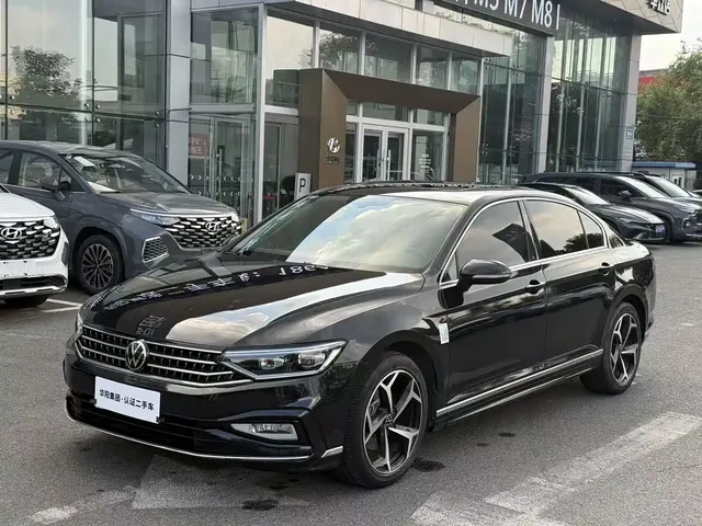 Volkswagen Magotan 2023 2 Million Units Anniversary Edition 330TSI DSG Leading Type
