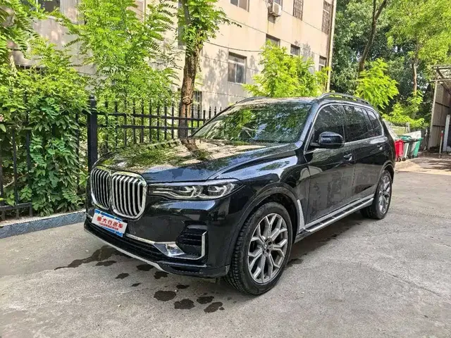 BMW X7 2022 xDrive40i Leading Luxury Package