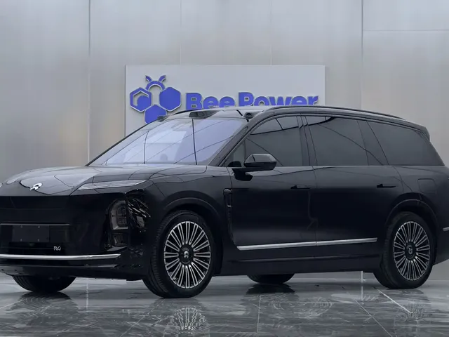 NIO ES8 2025 Base Model 7-Seater