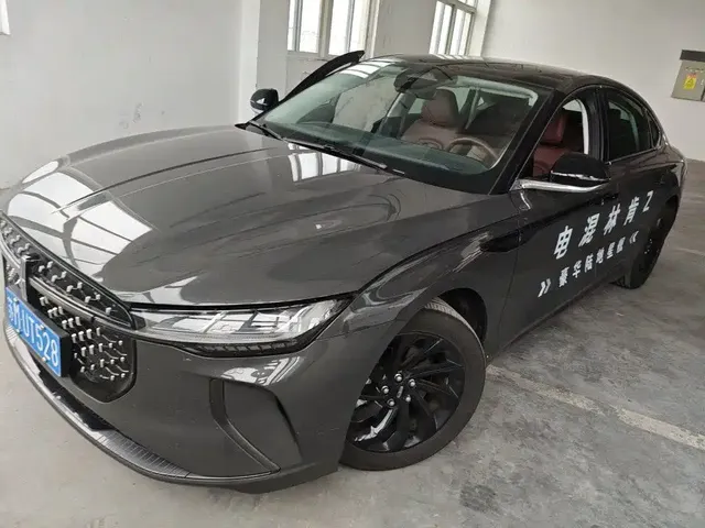 Lincoln Z 2024 2.0T 2WD Premium Hybrid Edition