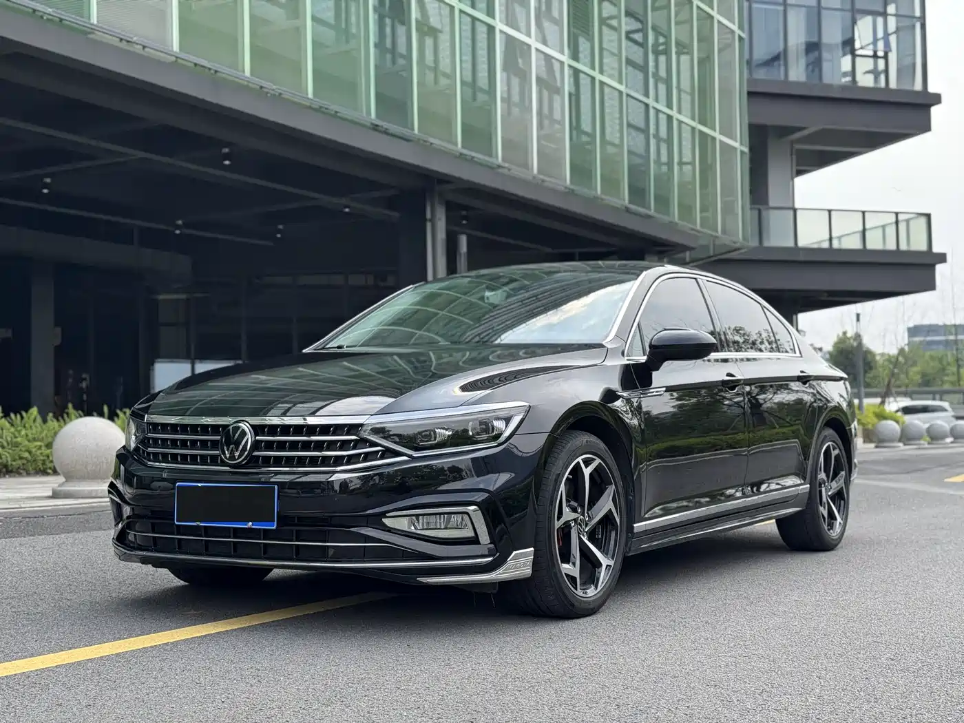 Volkswagen Magotan 2023 Model 2 Million Commemorative Edition 330TSI DSG Luxury