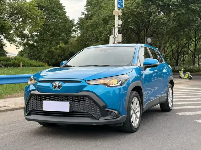 Toyota Frontlander 2022 2.0L CVT Leading Edition
