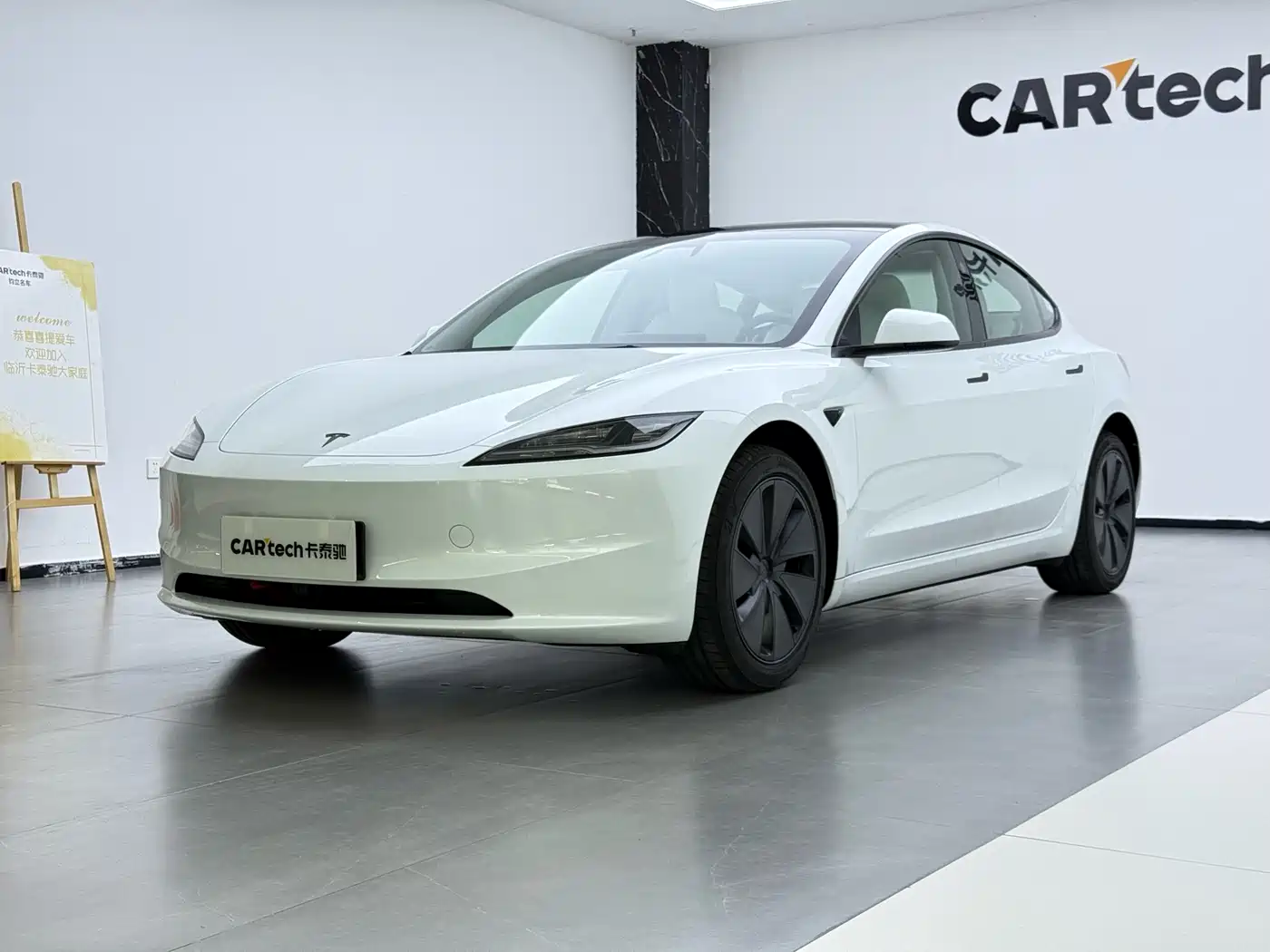 Tesla Model 3 2025 Model Year Facelift Rear-Wheel Drive