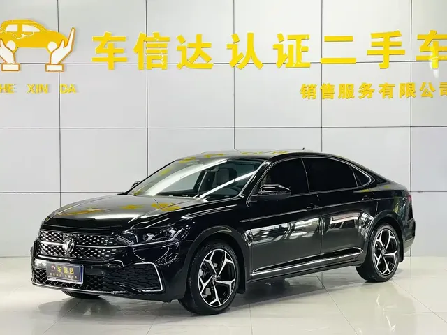 Volkswagen Passat 2025 Outstanding 380TSI Starlight Dragon Soaring Edition