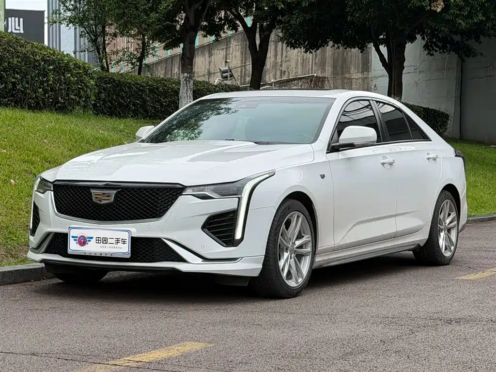 Cadillac CT4 2022 28T Fashion Style
