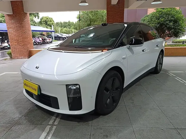 Li Auto i6 2025 2WD Base Model