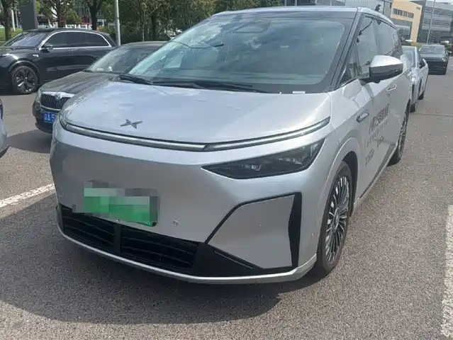 XPeng X9 2025 Extended Range Edition