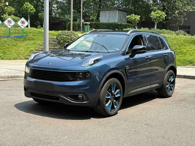 Lynk & Co 01 2017 2.0T 2WD Pro Shine Edition