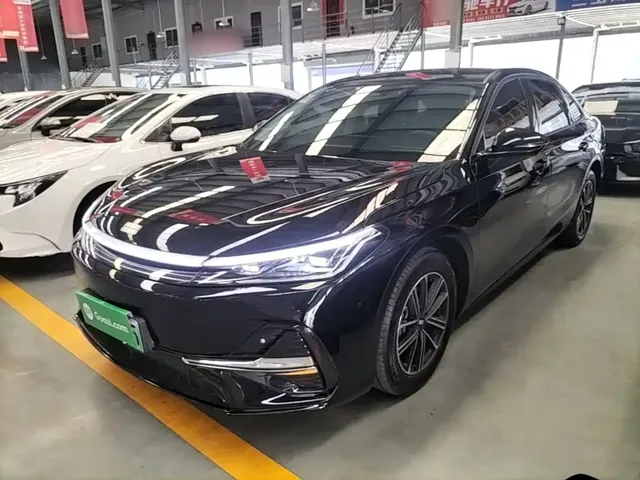 Geely Galaxy A7 2025 EM-i 70km Luxury Edition