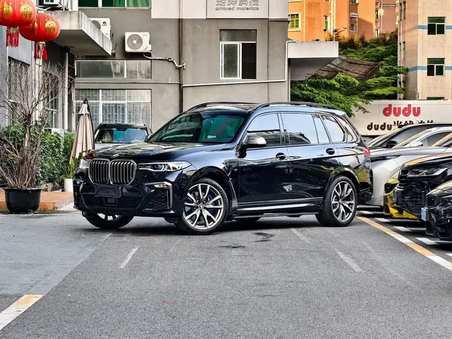 BMW X7 2022 xDrive M50i