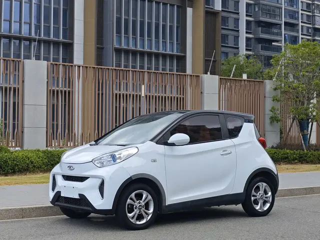 QQ New Energy Little Ant 2018 400 4-Seater Premium Smart Edition
