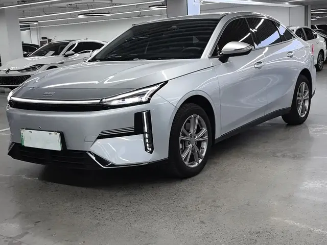 Geely Galaxy L6 2025 EM-i 140km Voyage Edition