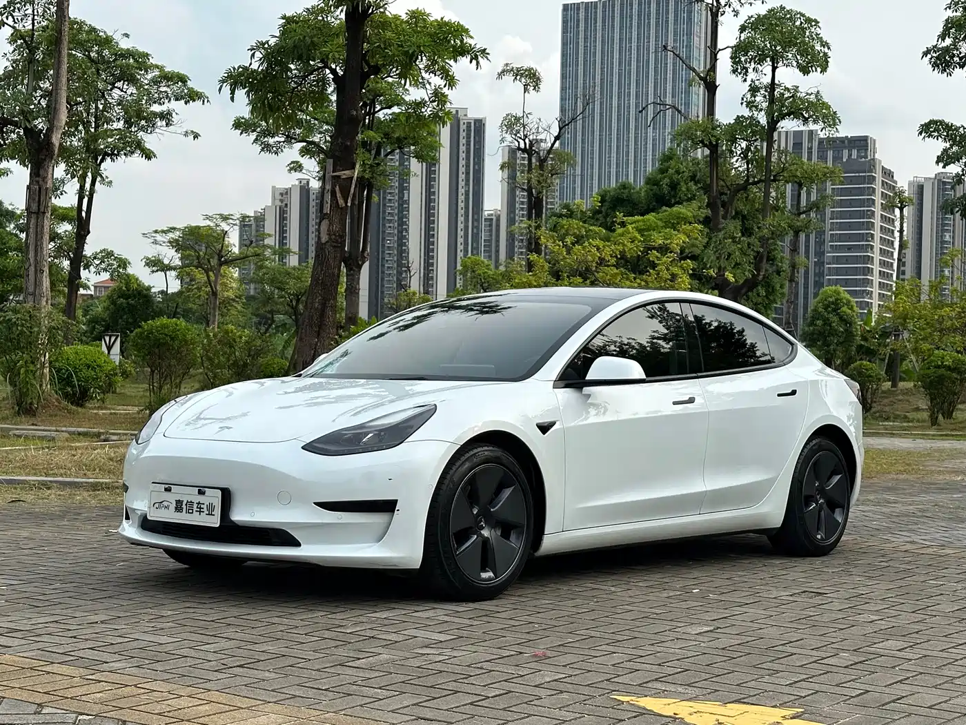 Tesla Model 3 2021 Standard Range Rear-Wheel Drive Upgrade