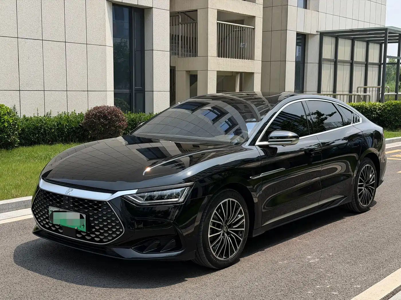 BYD Han 2023 DM-i Champion Edition 121KM Premium