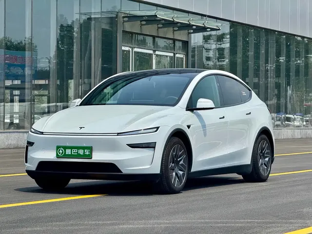 Tesla Model Y L 2025 Facelift Long Range AWD