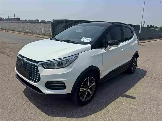 BYD Yuan New Energy 2018 EV360 Smart Connected Cool Edition