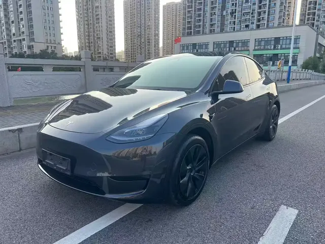 Tesla Model Y 2024 Rear-Wheel Drive Version