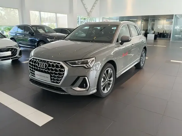 Audi Q3 2024 40 TFSI Fashion Sport