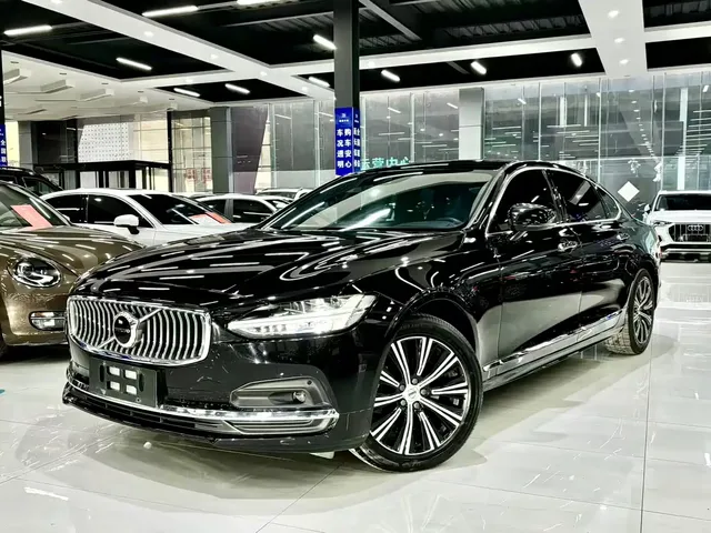 Volvo S90 2021 Model B5 Momentum Luxury Edition