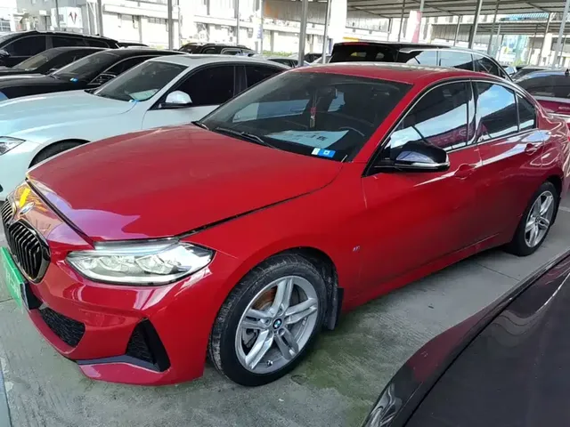 BMW 1 Series 2022 120i M Sport Shadow Edition