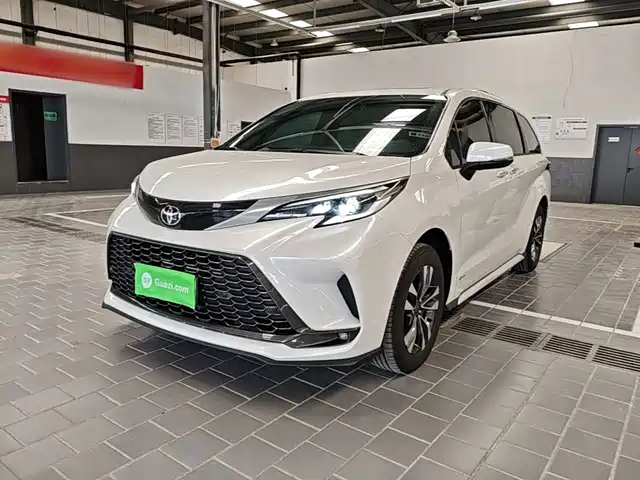 Toyota Granvia 2024 2.5L Hybrid Luxury