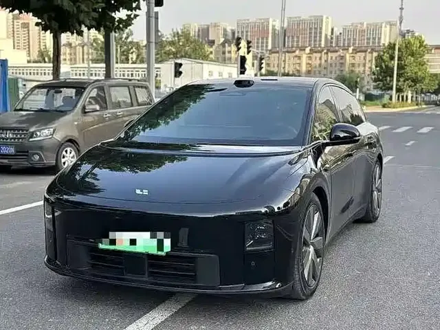 Li Auto i6 2025 4WD Base Model