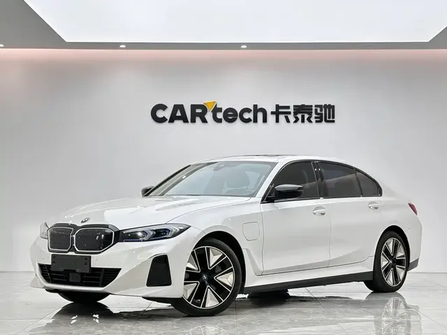 BMW i3 2023 eDrive 40 L Shadow Night Sport Package