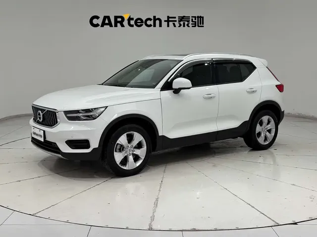 Volvo XC40 2022 Model T4 AWD Smart Drive Fashion Edition