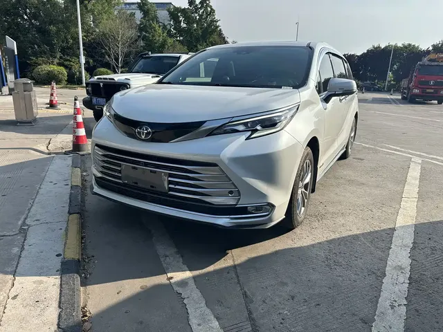 Toyota Sienna 2021 2.5L Hybrid Platinum Edition