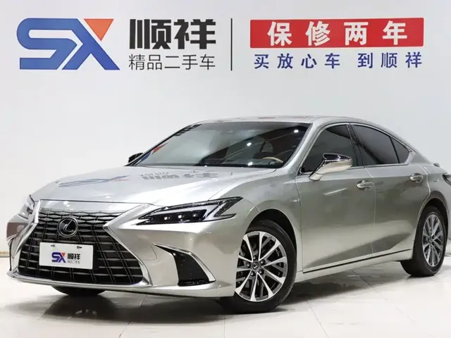 Lexus ES 2025 200 Ultimate Edition