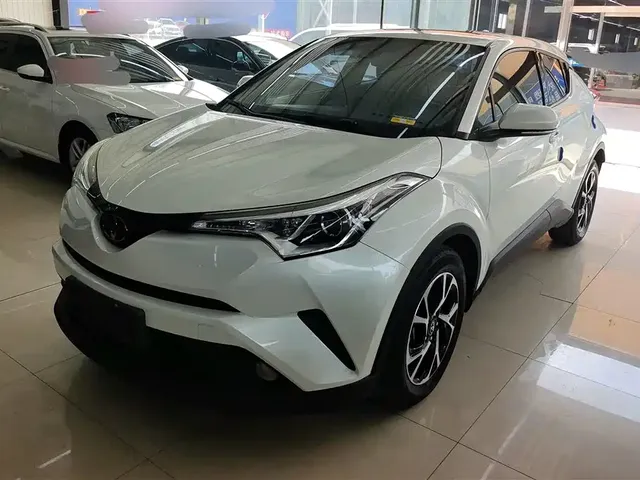 Toyota C-HR 2020 Model 2.0L Leading
