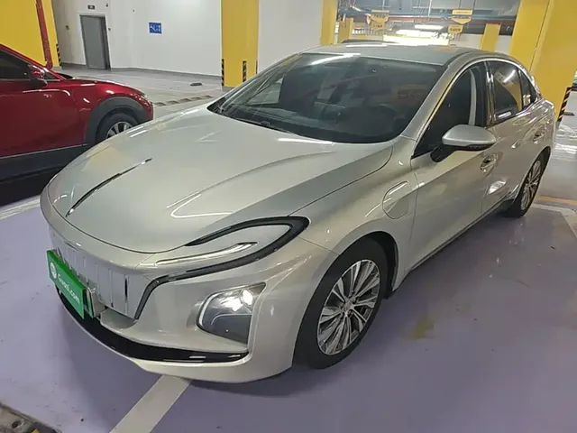 Hongqi E-QM5 2024 Model 610km PLUS