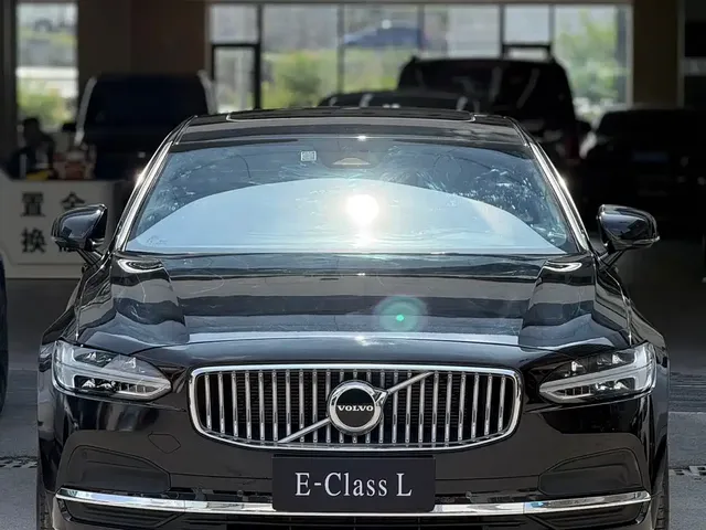 Volvo S90 2025 B5 Zhiyi Luxury Edition