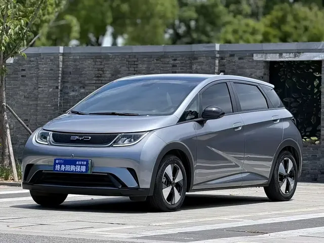 BYD Dolphin 2023 420km Fashion Edition