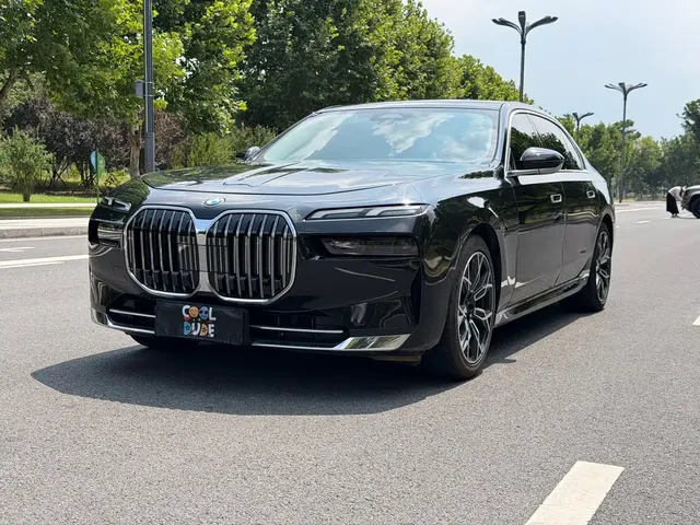 BMW 7 Series 2023 Model 735Li M Sport Package